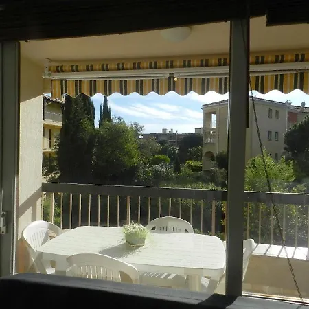 Studio Bormes-les-mimosas, 1 Piece, 4 Personnes - Fr-1-713-143 شقة